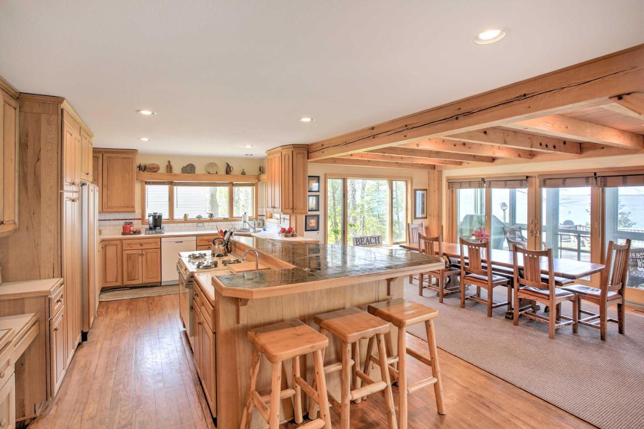 Gorgeous Charlevoix Home On Lake Michigan! Ellsworth 外观 照片